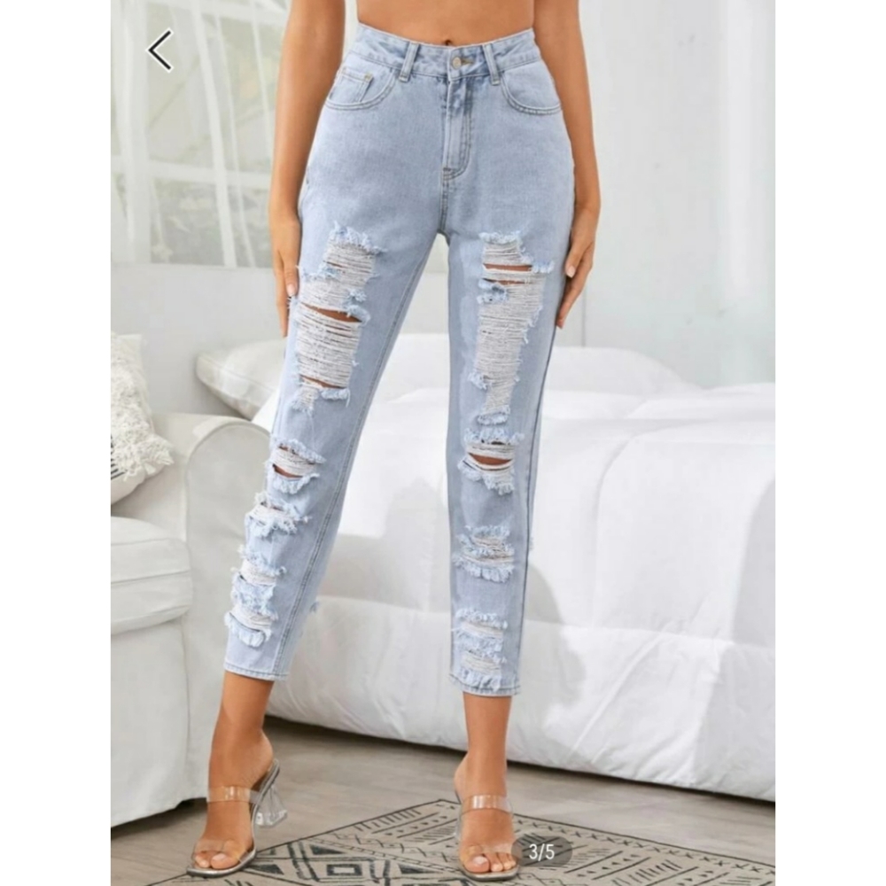 Light washed distressed jeans